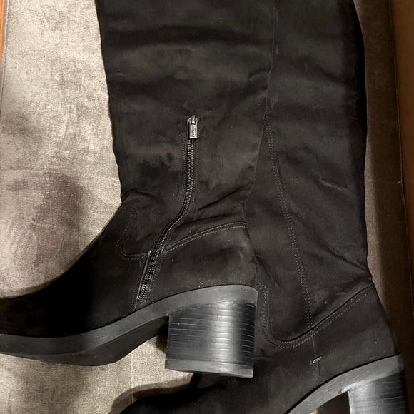 Kenneth Cole Reaction Over-The-Knee Boots- New - Picture 4 of 13